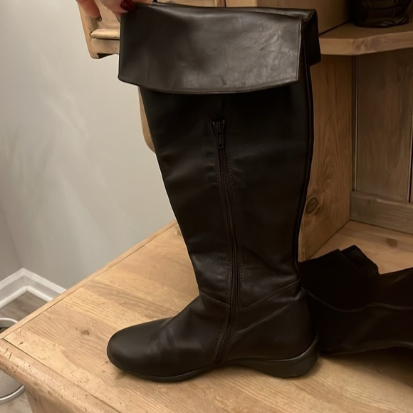Little Eric Italian Leather Boots Over Knee Brown Italy Size 38 Flat No Heel - Picture 3 of 7